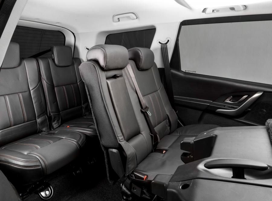  Mahindra XUV500 W10 2019 года  (EU) (фото 11 из 40)